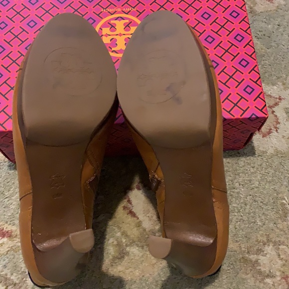 Tory Burch Belinda Cognac Bootie Size 9 - Picture 8 of 11